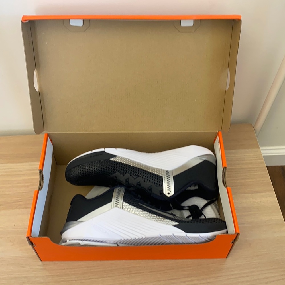 WMNS NIKE METCON 6z size 10.5 women’s
